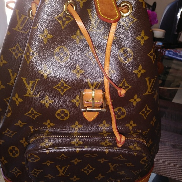 Authentic Louis Vuitton Montsouris MM - Picture 3 of 8